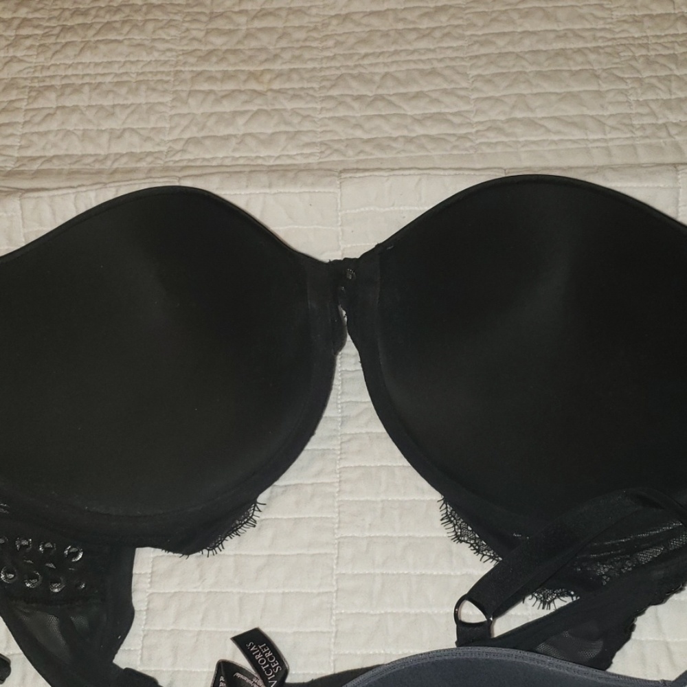 Bras - Picture 2 of 4